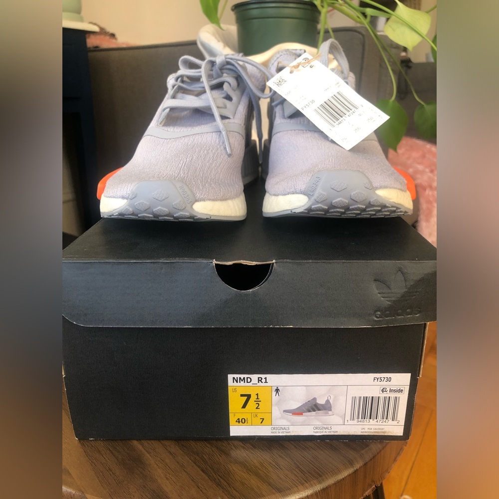 ADIDAS MEN NMD R1 RUNNING SNEAKERS 💥 - Picture 8 of 11